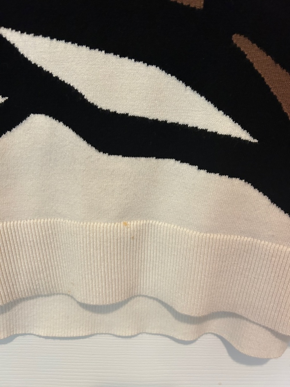 Carlisle Abstract Colorblock Knit Sweater - Picture 4 of 9
